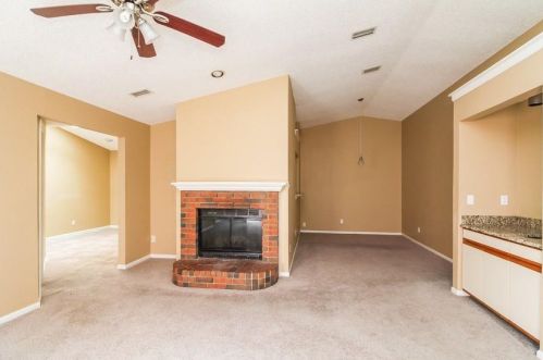 4213 Phoenix Dr, Carrollton TX  75010-4036 exterior