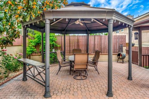 3719 Fairesta St, Glendale CA 91214-1718 exterior