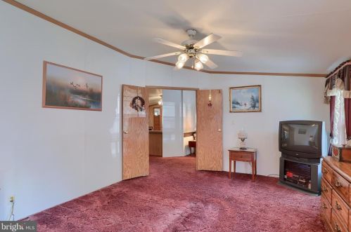 200 Cricklewood Ct, Lancaster PA  17603-2173 exterior