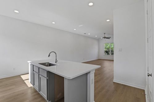 1733 Cantey St, Fort Worth TX  76110-2946 exterior