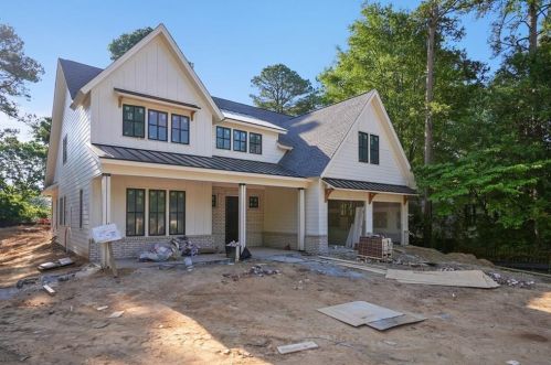 3197 Clairwood Ter, Atlanta GA  30341-3213 exterior