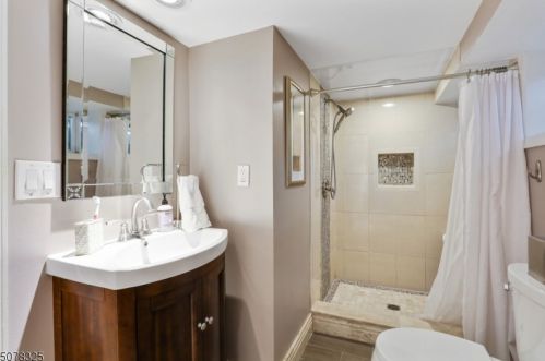 27 New England Rd, Maplewood NJ 07040-1057 exterior