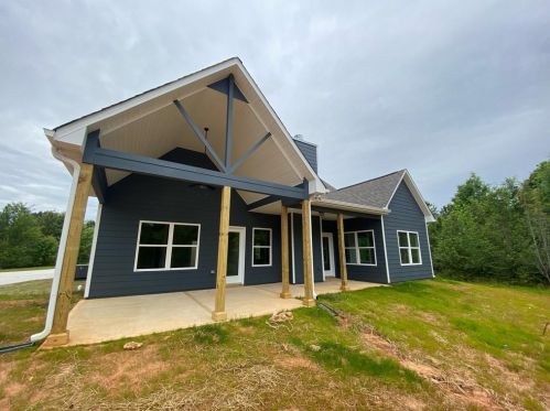 401 Savannah Dr, Mansfield, GA 30055-3191