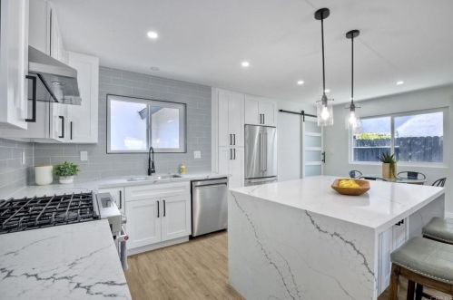 1826 Burroughs St, Oceanside CA  92054-6006 exterior