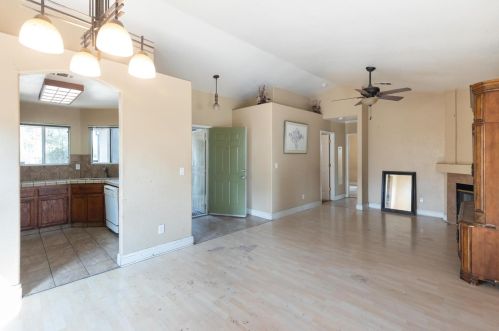 1812 Stockton St, Stockton, CA 95206-1845
