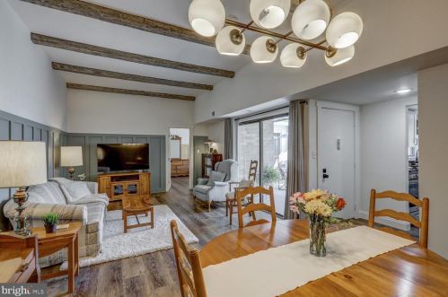 189 Valleybrook Dr, Lancaster PA  17601-4620 exterior