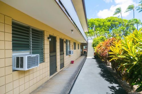 940 Punahou St, Honolulu, HI 96826-2555