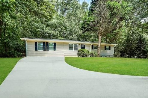 195 Pinehurst Dr, Stockbridge GA  30281-3843 exterior