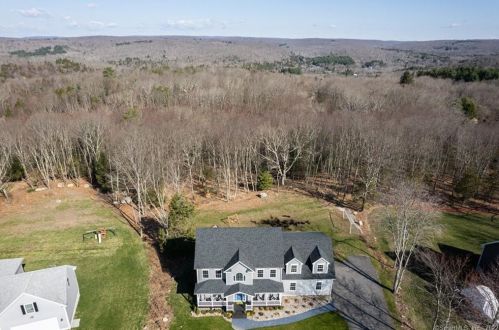 16 Salmon Run, East Hampton, CT 06424-2308