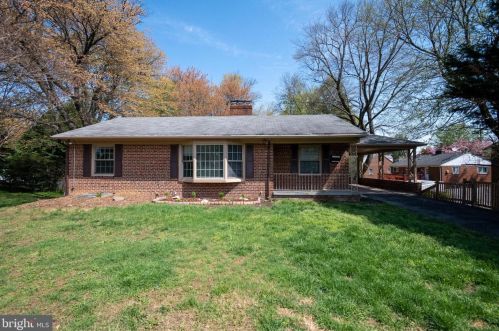 6014 Munson Hill Rd, Falls Church, VA 22041-2426