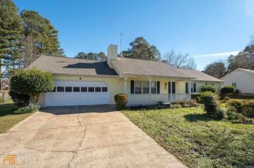97 Farmington Dr, Holly Springs, GA 30188-2922