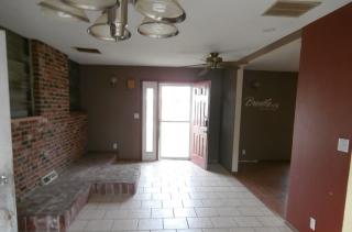 412 Cedar Dr, Charleston, IL 61920-4003