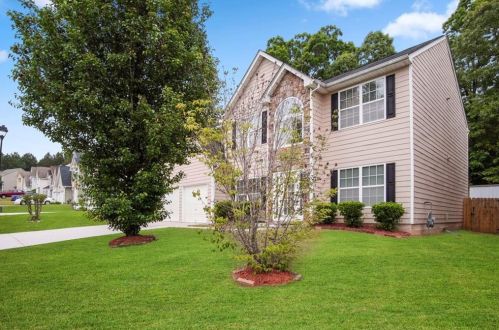 632 Rock Hill Pkwy, Lithia Springs, GA 30122-3657