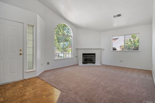 822 Crazy Horse Dr, Lake Nacimiento, CA 93446-2952