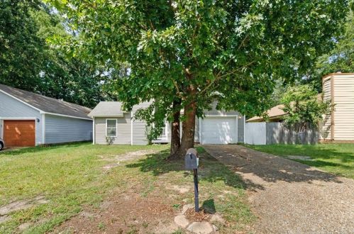 6976 Timberwood Dr, Fayetteville, NC 28314-1610