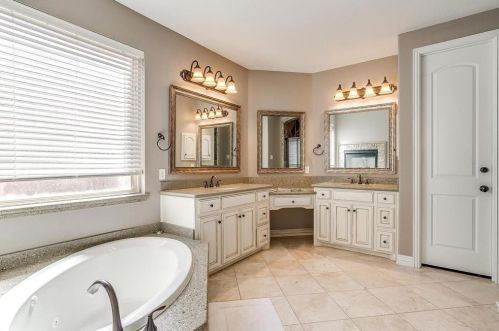 7401 Brightwater Rd, Fort Worth TX  76132-4325 exterior