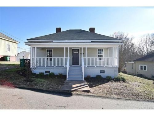 60 4th St, Cramerton, NC 28032-1508