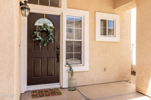 181 Sunloft Ln, Simi Valley, CA 93065-3033