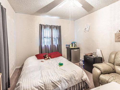 2542 Grafton Ave, Dallas TX  75211-5423 exterior