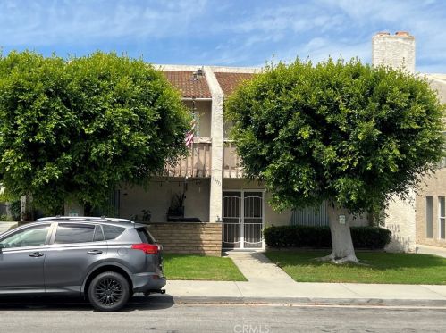 16771 Green Ln, Huntington Beach, CA 92649-3448