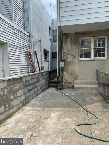 2512 9 St, Philadelphia PA  19133-0016 exterior