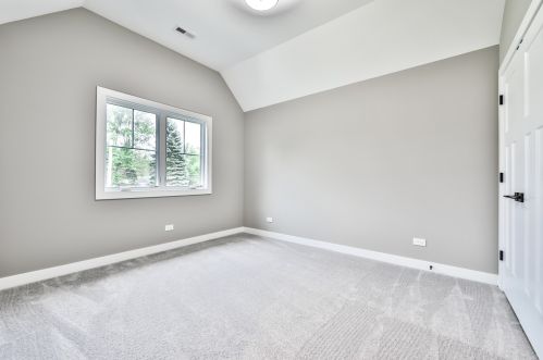 516 64th St, Willowbrook IL  60527-1812 exterior