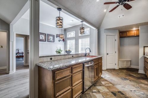 2433 Coachlight Ln, Conroe TX  exterior