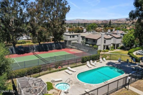 6491 Stoney View Ln, Simi Valley CA  93063-6422 exterior