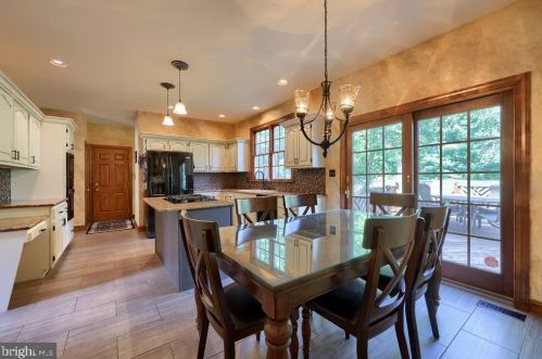 1991 Pickering Trl, Lancaster PA 17601-4972 exterior