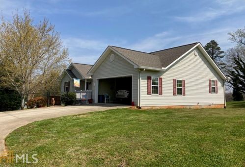 160 Oak Springs Rd, Clarkesville, GA 30523-5126