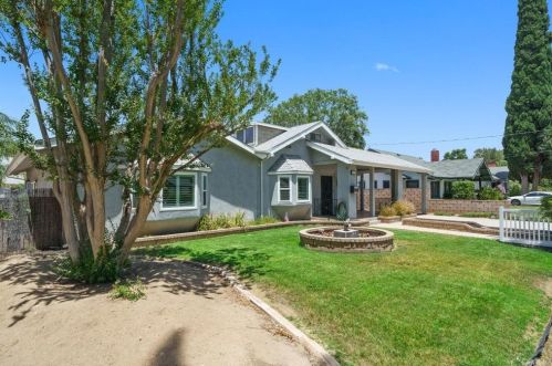 4327 Cover St, Riverside, CA 92506-2244