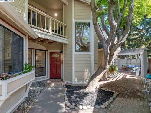 1111 Tiffany Ln, Pleasanton, CA 94566-6132