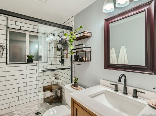 950 Briarwood Dr, Denver CO exterior