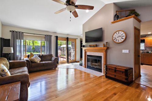 137 Old Farm Mid Ct, Bradley, IL 60915-1485