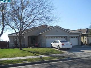 2933 Harold Ct, Visalia, CA 93291-8596