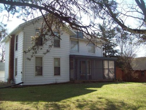 202 5th St, Normandy, IL 61376-9703
