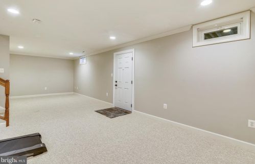 7742 Royal Sydney Dr, Gainesville VA  20155-2867 exterior
