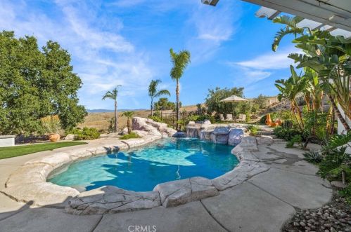 6528 Blackwood St, Riverside CA  92506-6240 exterior