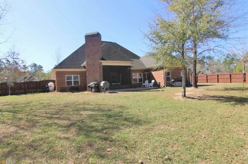 2074 Hiwassee Dr, Bonaire GA  31005-2507 exterior