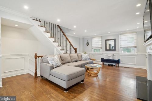 710 Lombard St, Philadelphia PA  19147-1315 exterior