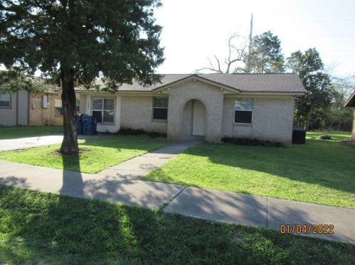733 Live Oak St, Angleton TX  77515-4262 exterior