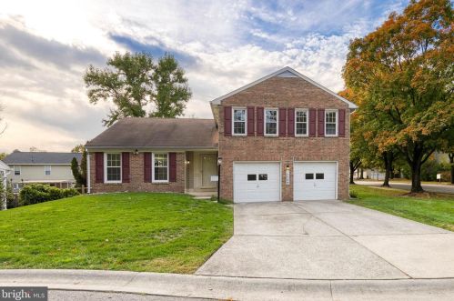 10097 Shaker Dr, Columbia, MD 21046-1364