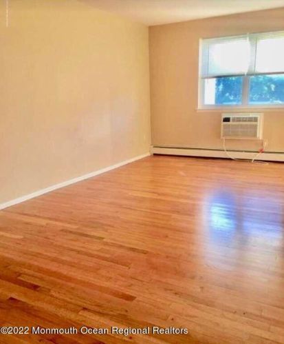 44 Manchester Ct, East Freehold NJ  07728-3227 exterior