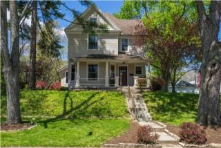 2075 Heritage Point Dr, Dayton, OH 45409-2008