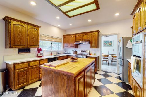 2418 Sandpiper Dr, Santa Maria CA  93455-1521 exterior