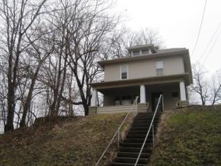 520 10th St, Moline, IL 61265-1219