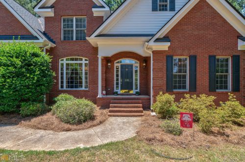 1051 Mallard Lake Dr, Bogart, GA 30622-2772