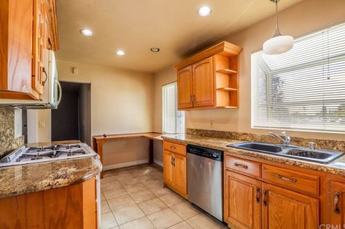 320 Ash St, Anaheim CA  92805-4315 exterior