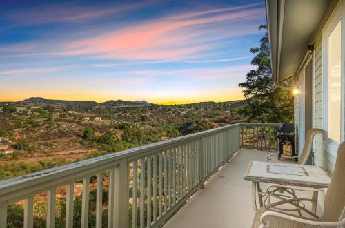 855 Rykers Ridge Rd, Ramona, CA 92065-2946
