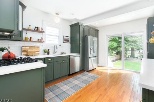 86 Midland Blvd, Maplewood NJ  07040-1810 exterior